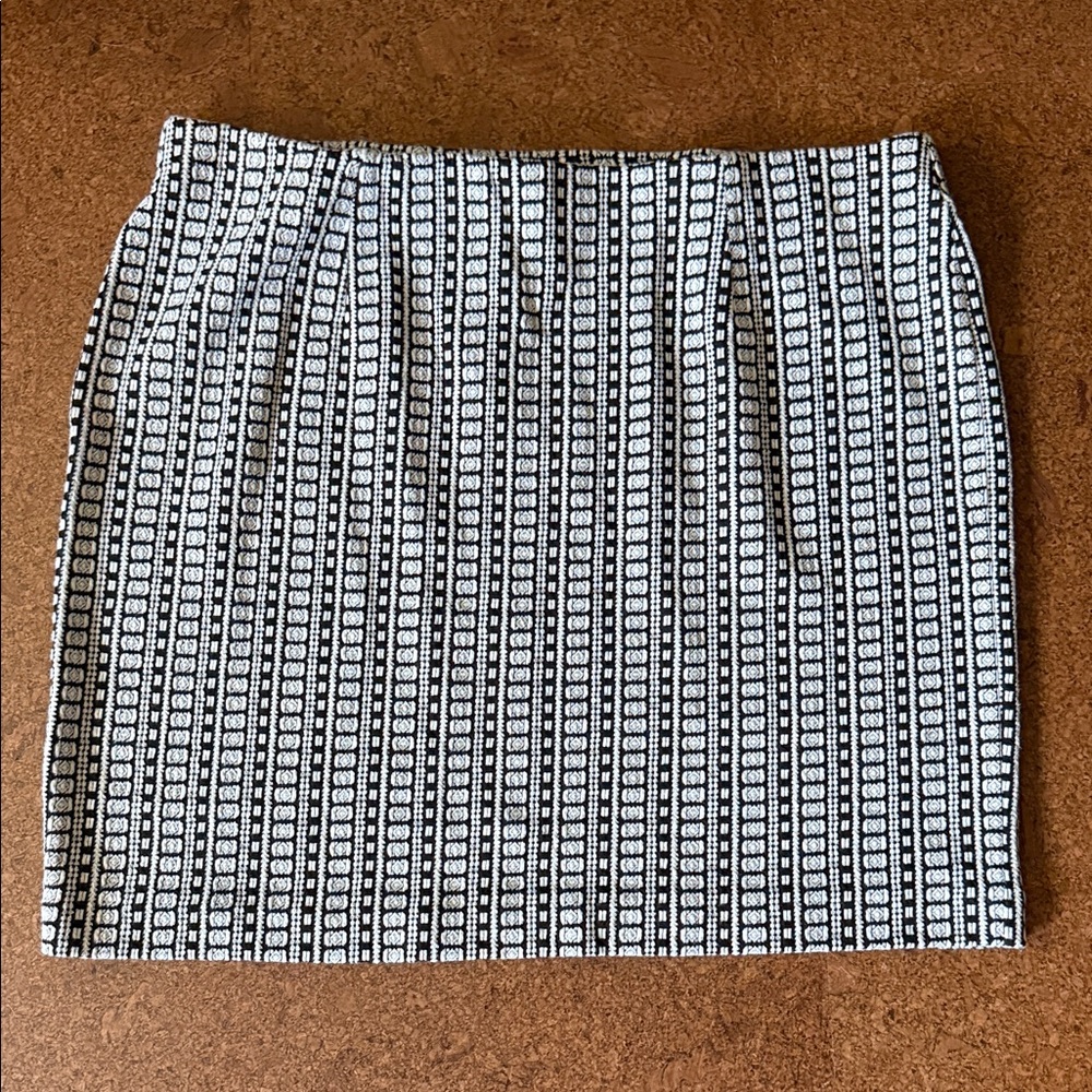 Metaphor Black and White Geometric Mini Skirt
